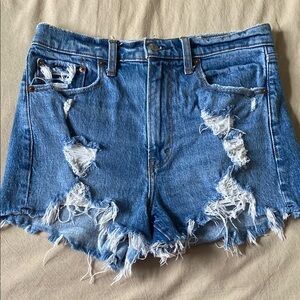 Abercrombie & Fitch- The Mom Shorts High Rise size 28/6